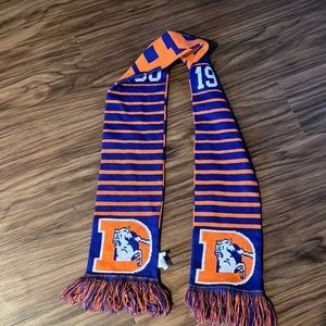 NFL NWOT Denver Broncos Scarf